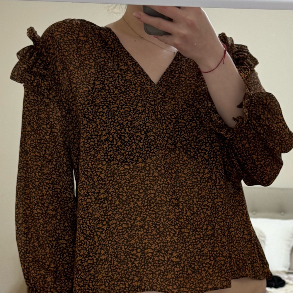 GRADE & GATHER BLACK AND RUST RUFFLE SLEEVE GOLD THREAD TOP - Picture 3 of 8